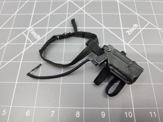 BAM 1/6 Black Pistol And Holster Belt (Hot Toys)