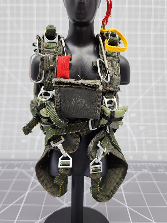 BAM 1/6 OD Green Parachute W/ Front Med Kit (BBI)