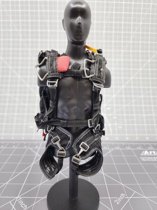 BAM 1/6 Black Parachute Backpack W/ Leg Straps (BBI)