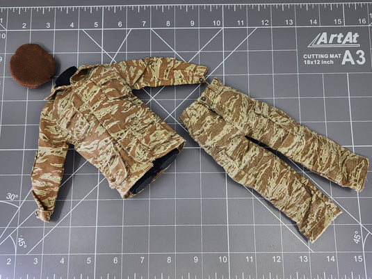 BAM 1/6 Desert Stripe Camo uniform W/ Hat (Hot Toys)