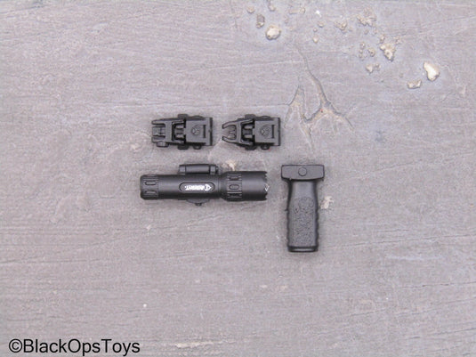 PMC - Black Iron Sights w/Foregrip & Tac LIght