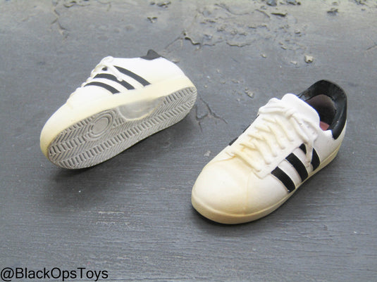 White Sneaker Shoes (Foot Type)