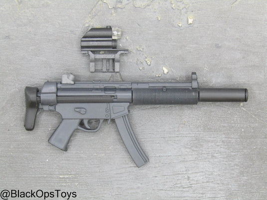 MP5 Submachine Gun w/Integrated Suppressor & Scope