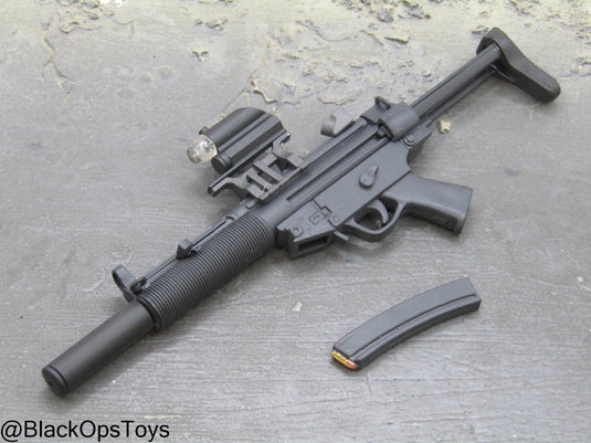 MP5 Submachine Gun w/Integrated Suppressor & Scope