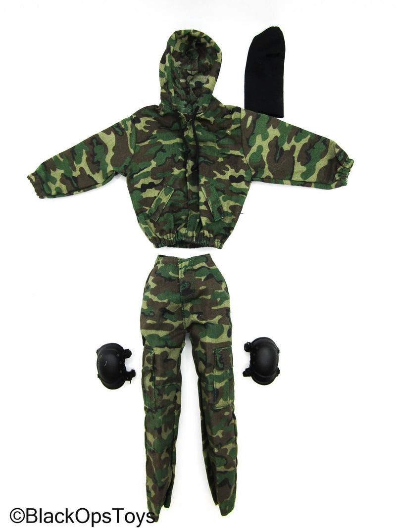 Load image into Gallery viewer, US Rangers - Woodland Camo Combat Uniform Set w/Balaclava
