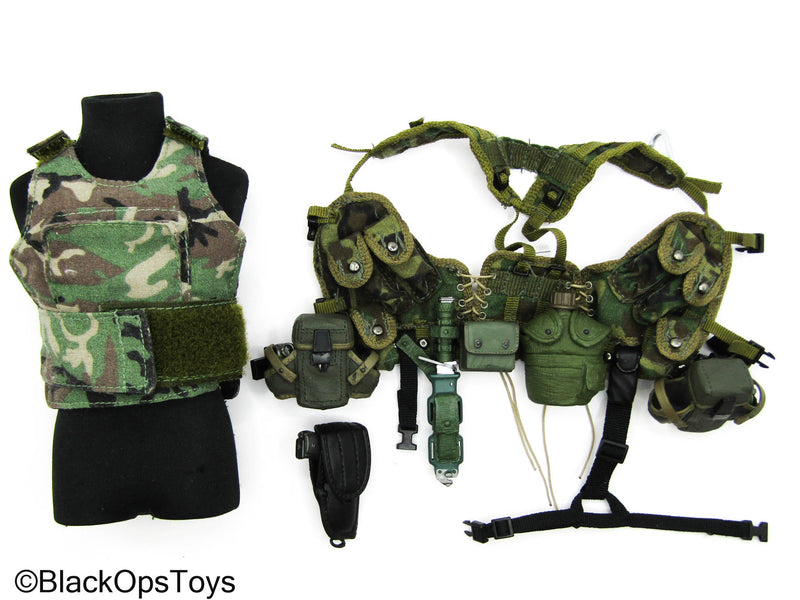 Load image into Gallery viewer, Woodland Camo Body Armor Vest &amp; Full Mesh Vest w/Gear Set
