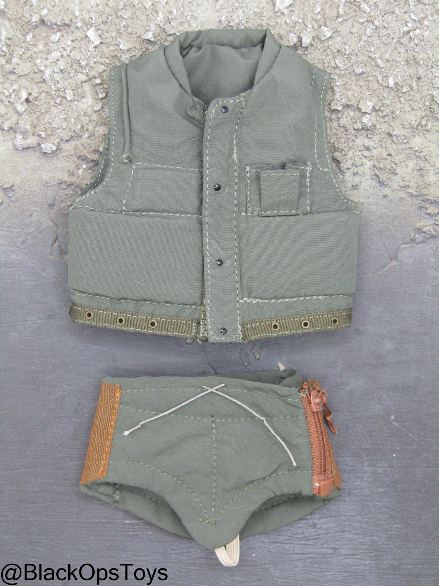 Vietnam War - USMC In Hue - OD Green M1955 Flak Vest w/M53