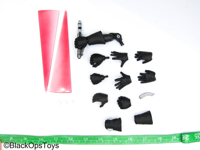 Load image into Gallery viewer, Star Wars Darth Maul DX - Light Up Lightsaber arm w/Hand Set
