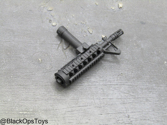 Black Assault Rifle Barrel w/Foregrip