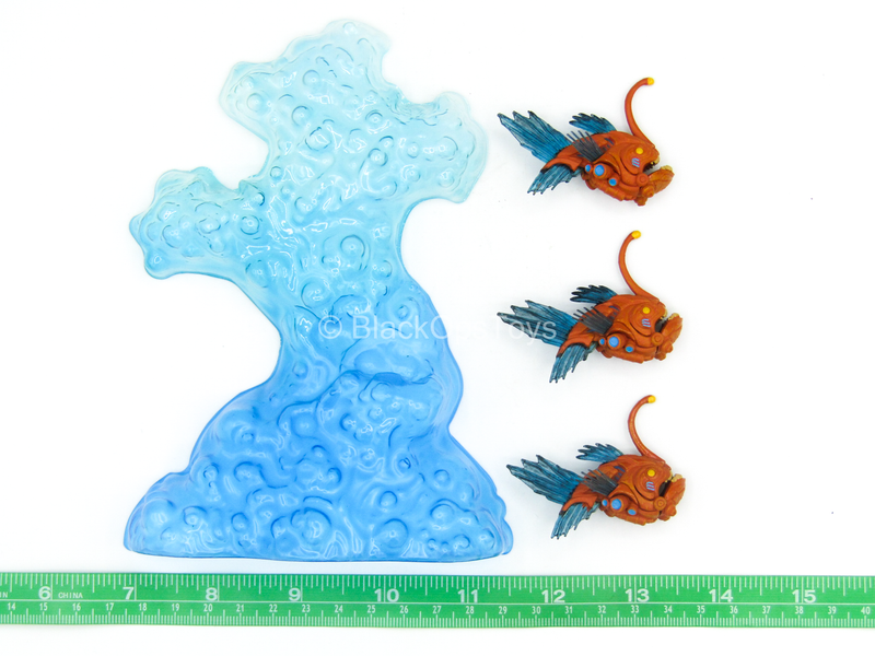 Load image into Gallery viewer, 1/12 - Baron Bends - Diorama w/Robotic Fish (x3)
