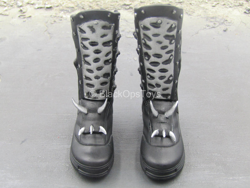 Load image into Gallery viewer, Andromeda - Tyr Anasazi - Black Knee High Spike Boots (Foot Type)
