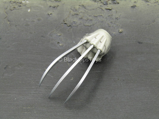 GI Joe Storm Shadow Camo Ver - White Glove w/Blades