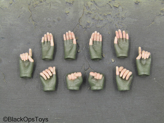 Witch Service Company Grainne - Green Female Gloved Hand Set