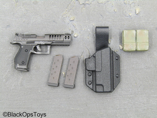Deadpool 2 Cable - Pistol w/Belt Holster & Dual Pistol Mag Holster