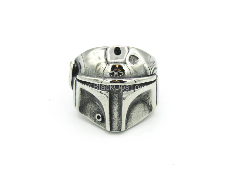 Load image into Gallery viewer, 1/1 Scale - The Mandalorian - Metal Ring w/Helmet Detail
