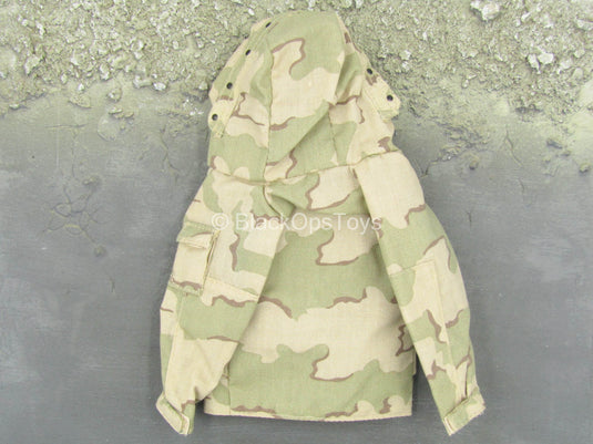 Female Soldier - Desert Camo Cold Weather Jacket