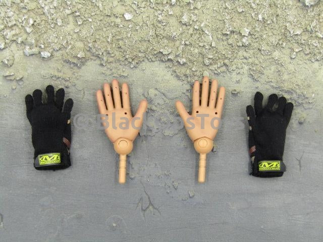 Load image into Gallery viewer, Soldier Story US Army 10th SFG Special Forces Hands &amp; Gloves Set
