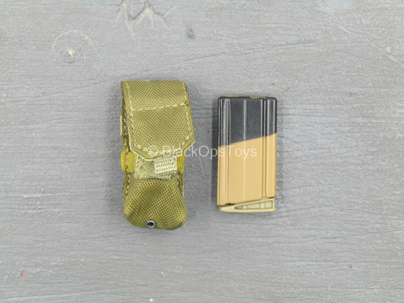 Load image into Gallery viewer, Mark Forester - US CCT - Tan 7.62 Mag Pouch w/Magazine
