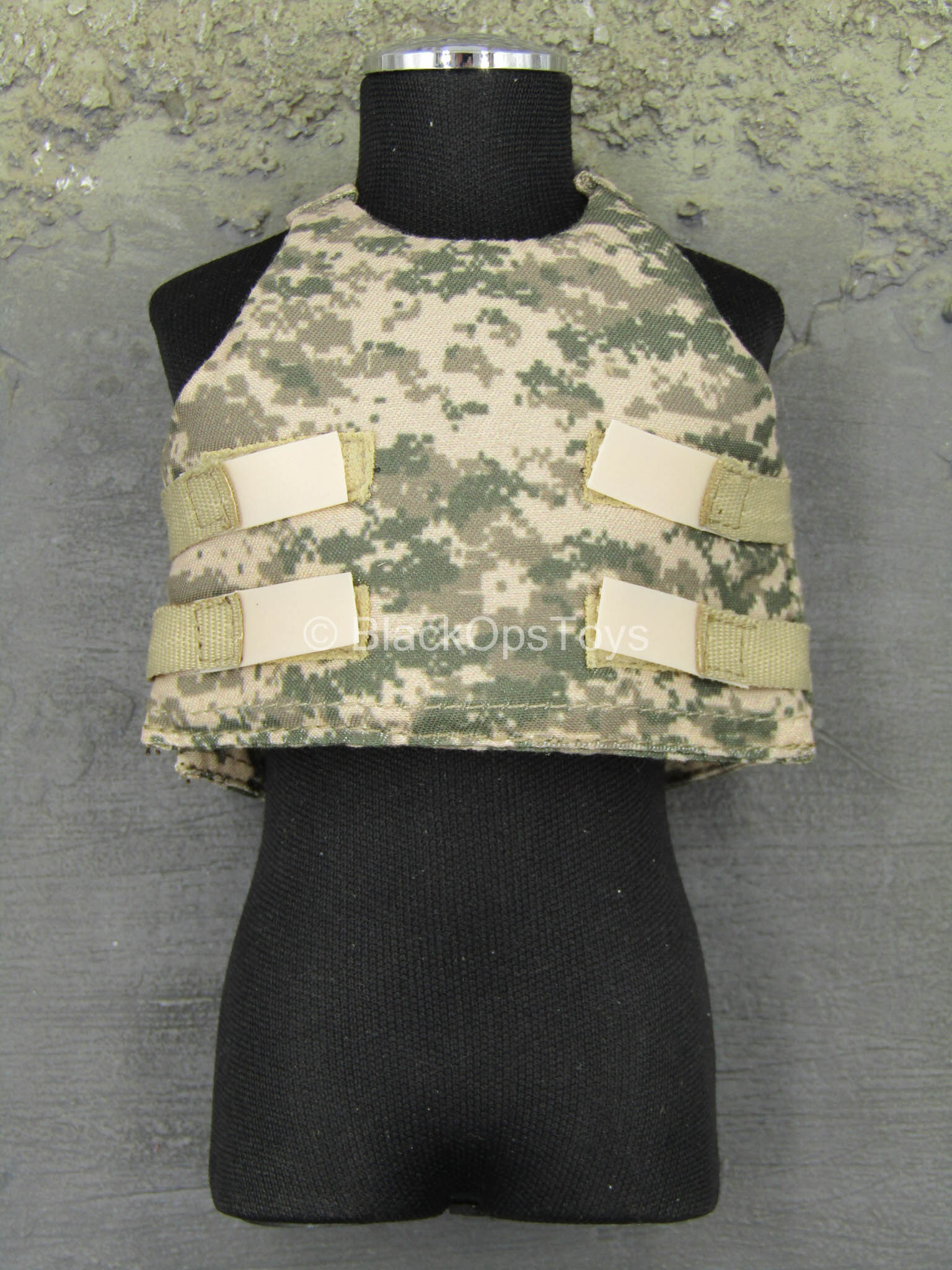 即日発送RIP STOP BOA MILITARY VESTカーキ