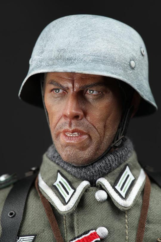 Load image into Gallery viewer, WWII - German Eastern Front 1943 Wehrmacht Steiner - MINT IN BOX
