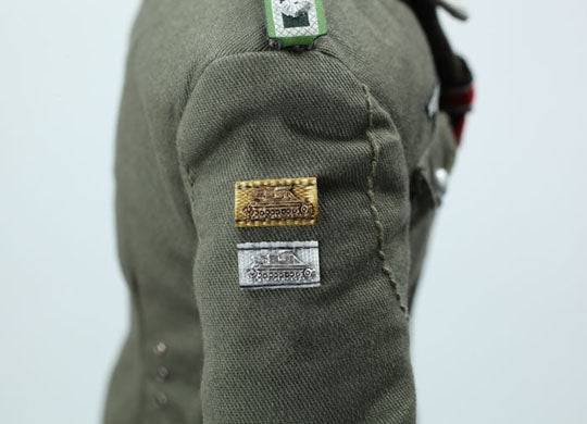 Load image into Gallery viewer, WWII - German Eastern Front 1943 Wehrmacht Steiner - MINT IN BOX
