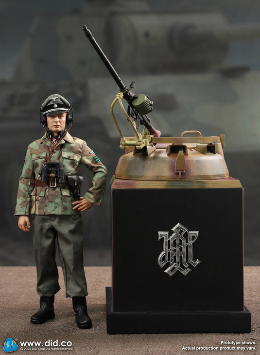 WWII - German Panzer Cmdr Max w/Hatch - MINT IN BOX (READ DESC)