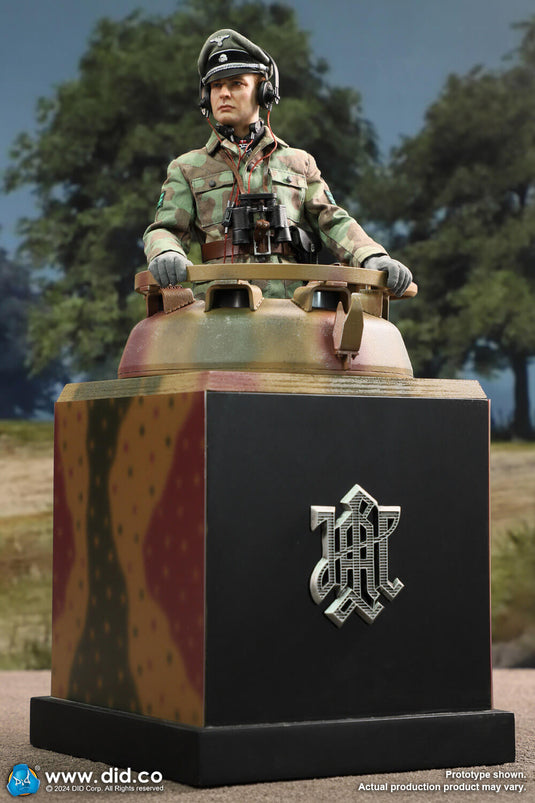 WWII - German Panzer Cmdr Max w/Hatch - MINT IN BOX (READ DESC)