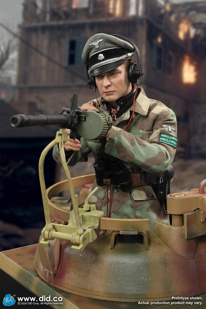 Load image into Gallery viewer, WWII - German Panzer Cmdr Max w/Hatch - MINT IN BOX (READ DESC)
