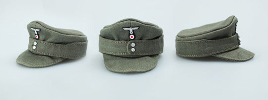 Load image into Gallery viewer, WWII - German Eastern Front 1943 Wehrmacht Steiner - MINT IN BOX

