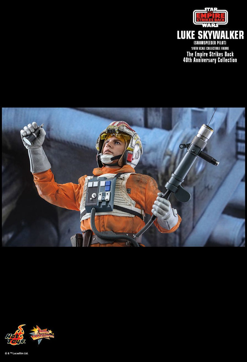 Load image into Gallery viewer, SW Ep. V - Grey Snowspeeder w/2x Snowspeeder Luke COMBO - MINT IN BOX
