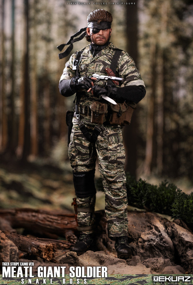 Load image into Gallery viewer, Metal Giant Soldier - Snake - Tiger Stripe Camo - MINT IN BOX
