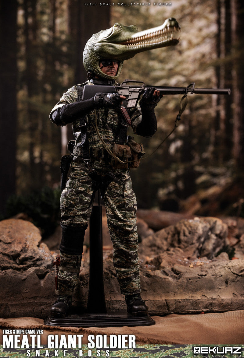 Load image into Gallery viewer, Metal Giant Soldier - Snake - Tiger Stripe Camo - MINT IN BOX
