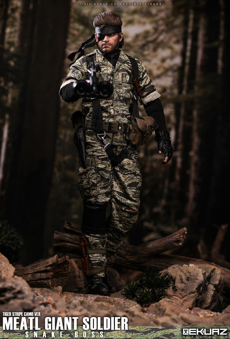 Load image into Gallery viewer, Metal Giant Soldier - Snake - Tiger Stripe Camo - MINT IN BOX

