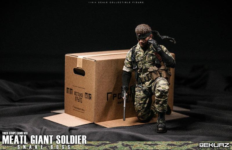 Load image into Gallery viewer, Metal Giant Soldier - Snake - Tiger Stripe Camo - MINT IN BOX
