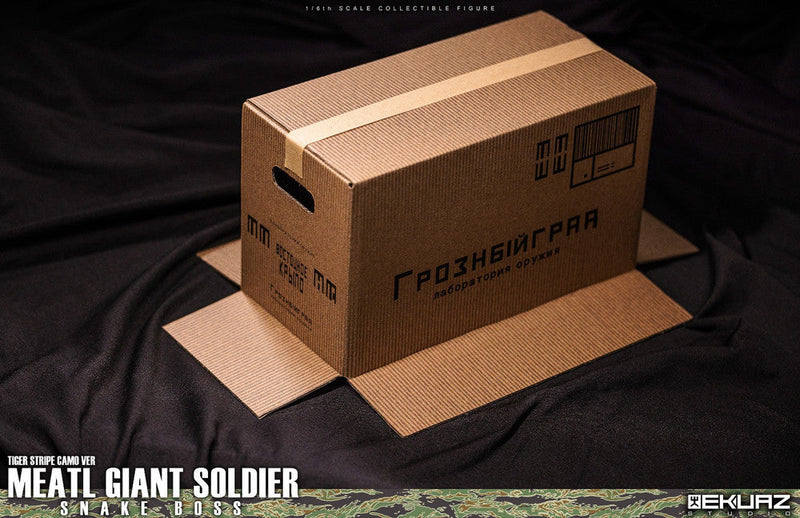 Load image into Gallery viewer, Metal Giant Soldier - Snake - Tiger Stripe Camo - MINT IN BOX
