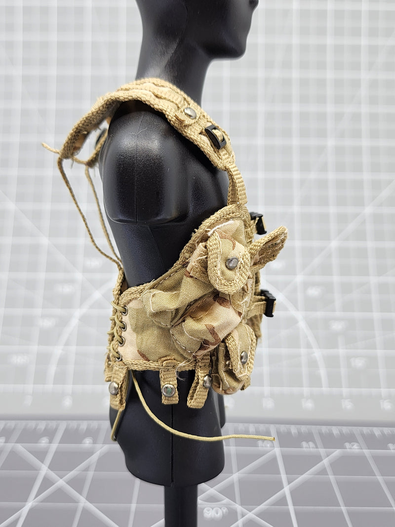 Load image into Gallery viewer, BAM 1/6 3C Desert Camo Vest (Dragon)
