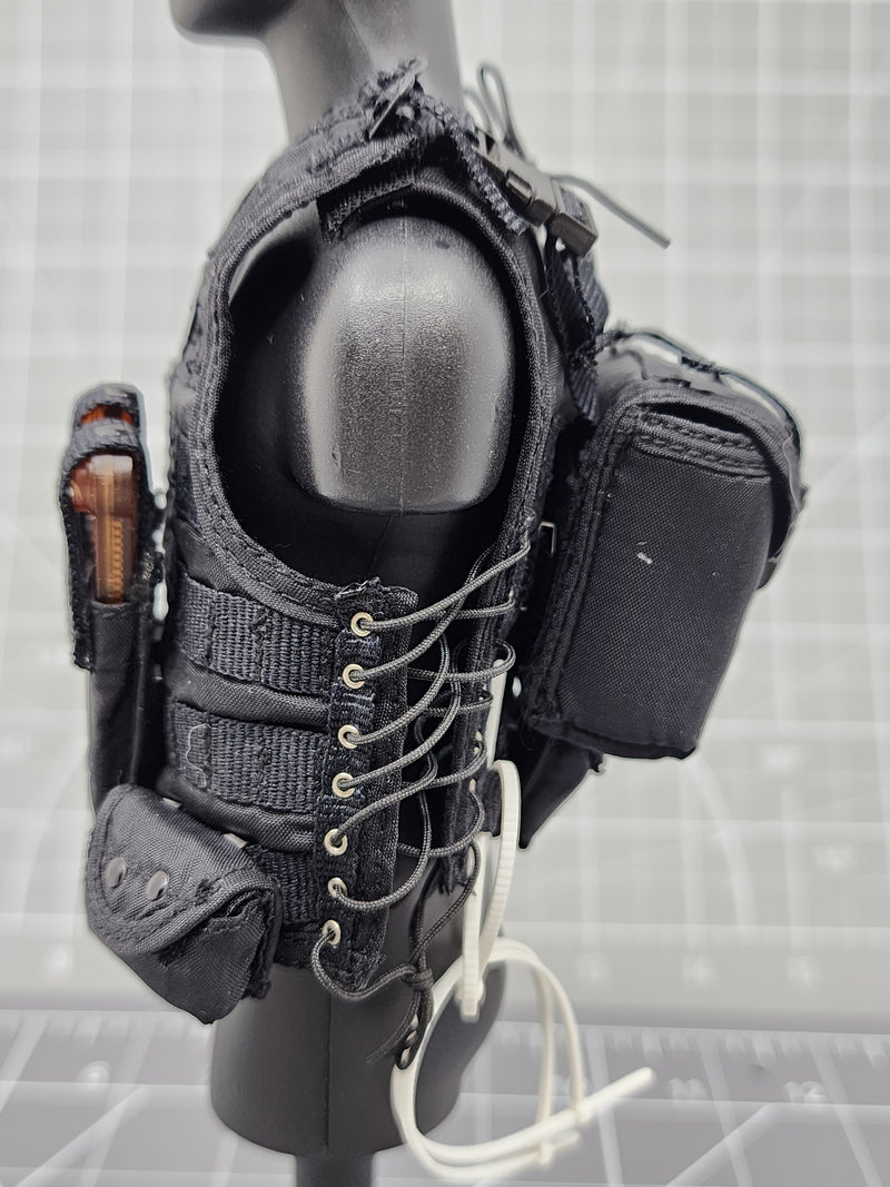 Load image into Gallery viewer, BAM 1/6 Grey Uniform, Black Molle Vest, and FN P90
