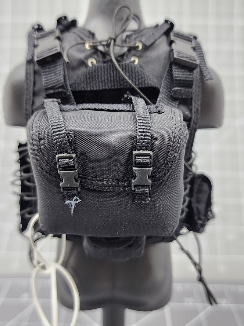 Load image into Gallery viewer, BAM 1/6 Grey Uniform, Black Molle Vest, and FN P90
