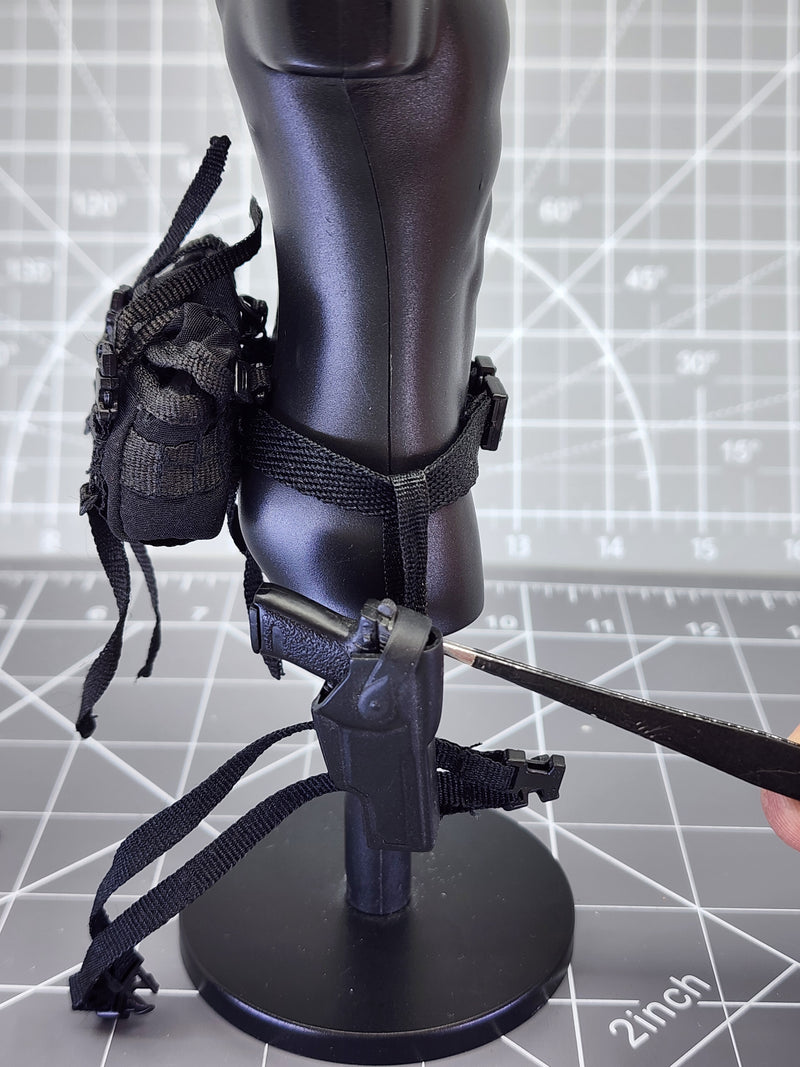 Load image into Gallery viewer, BAM 1/6 Black belt W/ Pouch, Drop Leg Holster, &amp; Pistol
