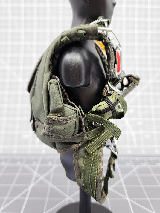 BAM 1/6 OD Green Parachute W/ Front Med Kit (BBI)