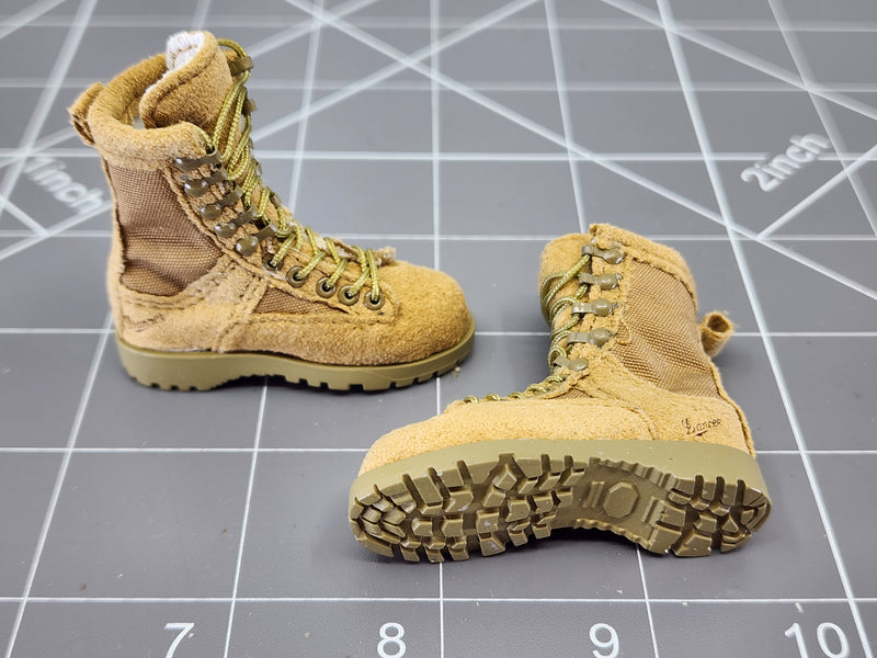 Load image into Gallery viewer, BAM 1/6 Coyote Tan Hiking Boots (Toy Soldier)
