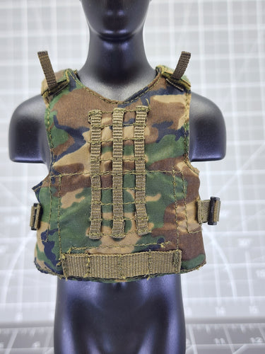 BAM 1/6 Woodlands Camo Molle Plate Carrier Vest (ACE)