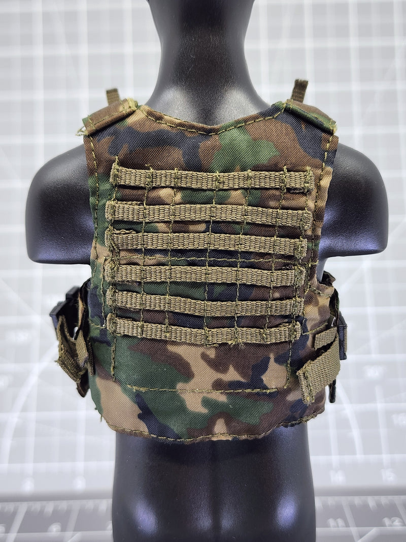 Load image into Gallery viewer, BAM 1/6 Woodlands Camo Molle Plate Carrier Vest (ACE)
