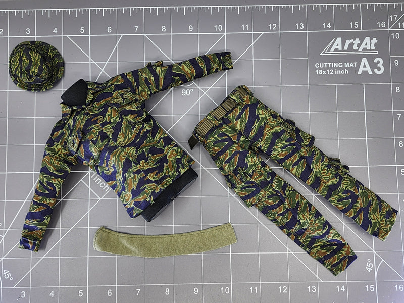 Load image into Gallery viewer, BAM 1/6 Vietnam Tiger Stripe Camo Uniform W/ Sweat Towel (Saturday Toys)
