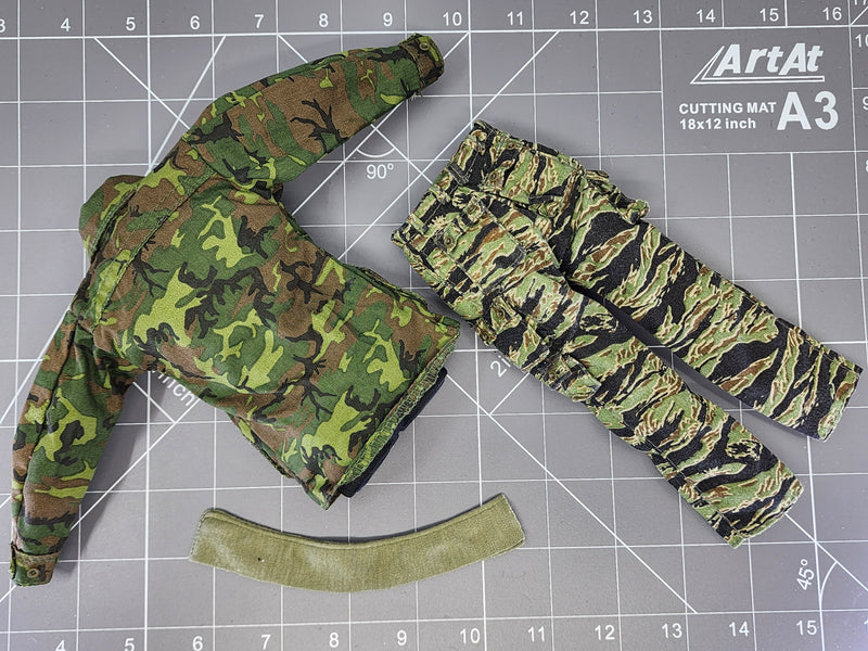 Load image into Gallery viewer, BAM 1/6 Vietnam Tiger Stripe/ Woodland Camo Uniform W/ Sweat Towel (Dragon)
