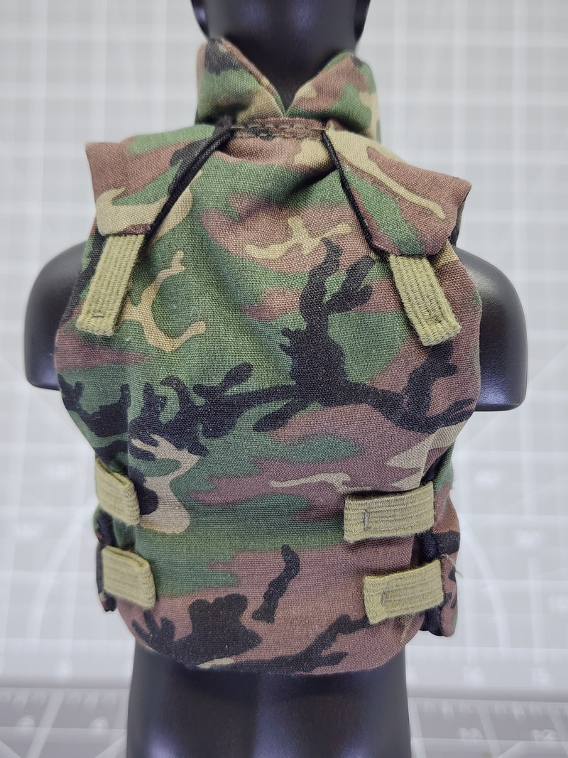 Load image into Gallery viewer, BAM 1/6 Woodlands Camo Plate Carrier Vest (Dragon)
