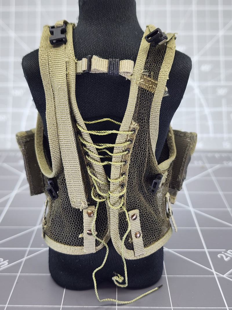Load image into Gallery viewer, BAM 1/6 OD Green &amp; Mesh Vest W/ Ammo Pouches (Dragon)
