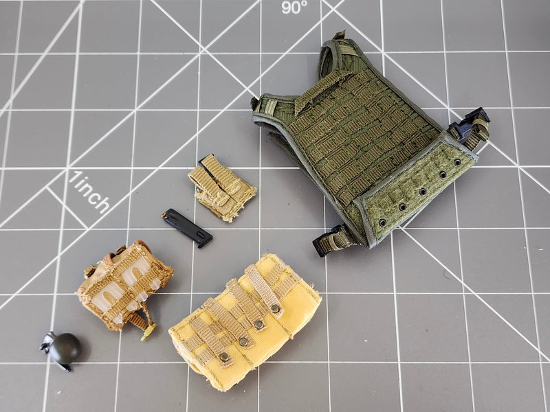 Load image into Gallery viewer, BAM 1/6 OD Green Molle Plate Carrier W/ Pouches (Hot Toys)
