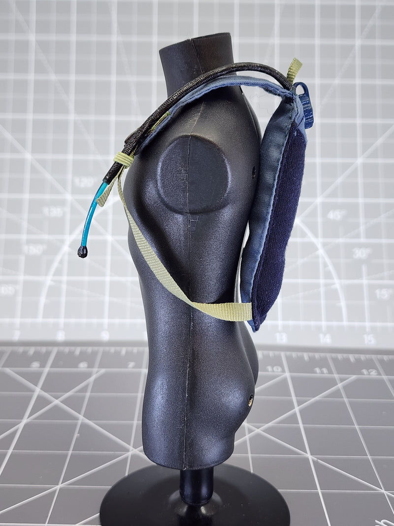 Load image into Gallery viewer, BAM 1/6 Blue Hydration Backpack With Drinking Tube (Dragon)
