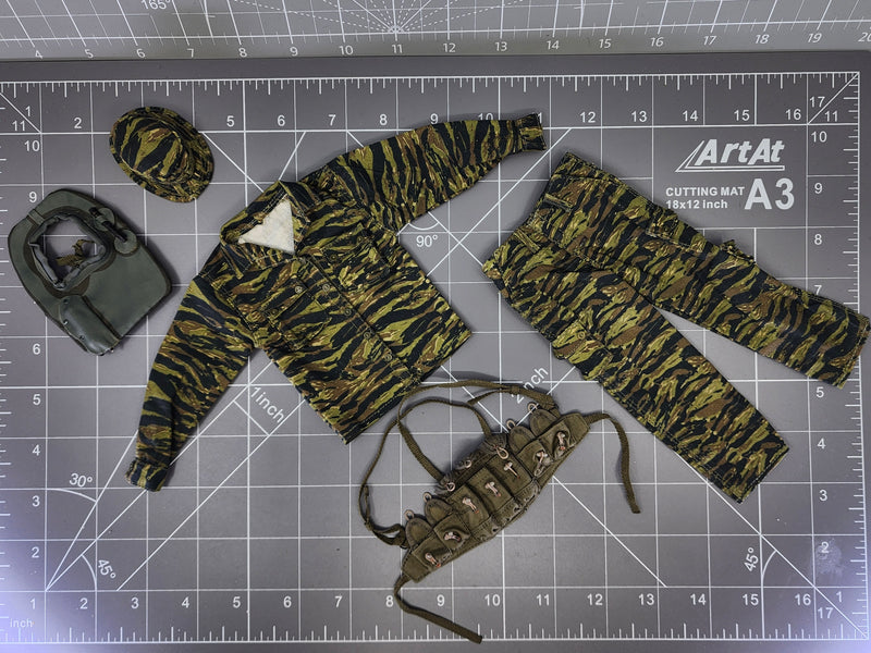 Load image into Gallery viewer, BAM 1/6 Vietnam Tiger Stripe Camo Uniform W/ Floatation Collar (Toy Soldier)
